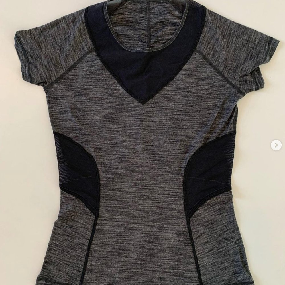 Lululemon size 4. mesh detail